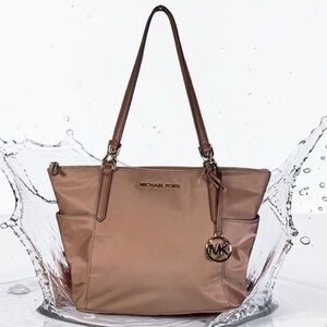 🎁 Michael Kors NWT Bedford nylon tote